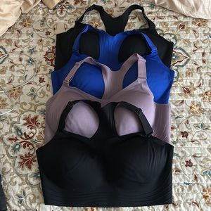 4 TARGET All in motion Sports bras EUC Large racerback wireless lightly lined